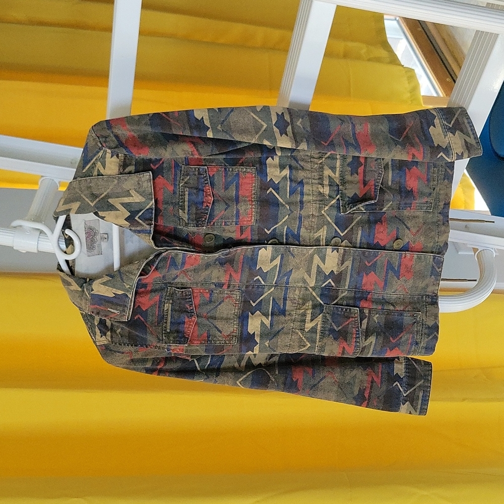 Perfevt condition Super cute lightweight patterned small jacket.